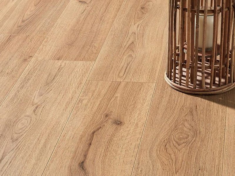 Realistic wood look laminate flooring